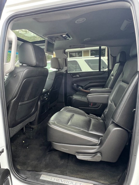 2015 Chevrolet Suburban Image 12