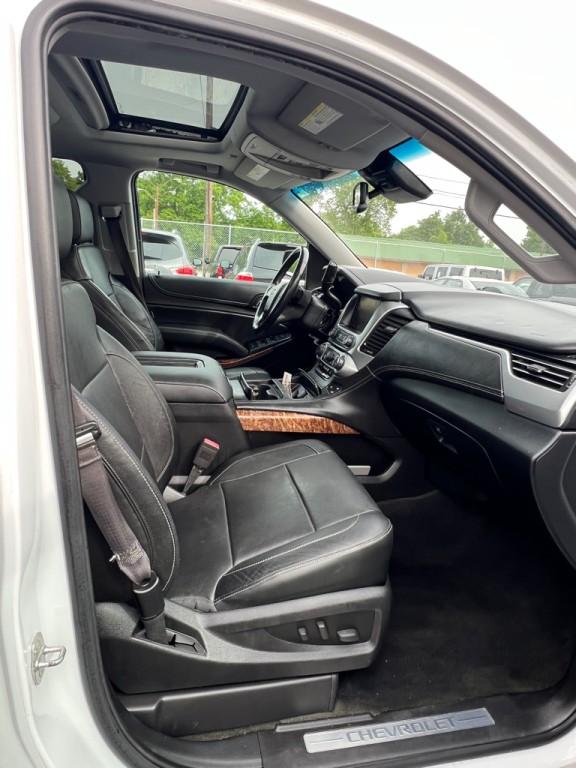 2015 Chevrolet Suburban Image 16