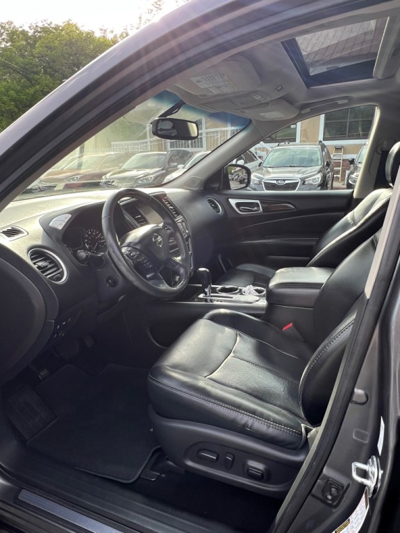 2016 Nissan Pathfinder Image 10