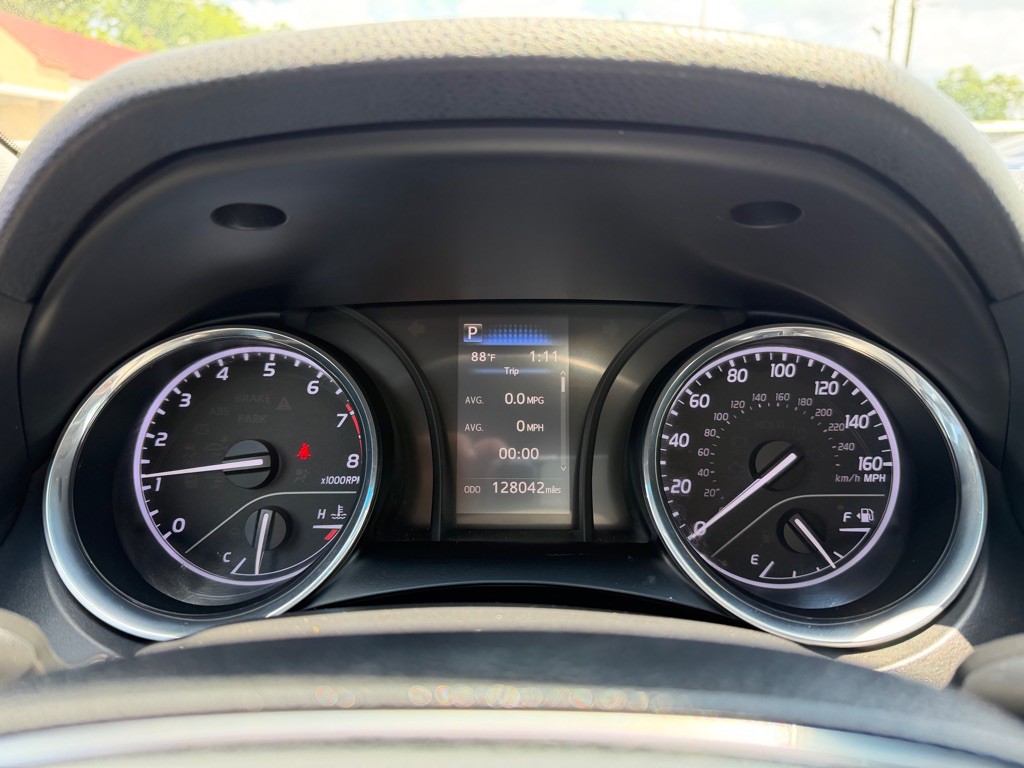 2019 Toyota Camry Image 9