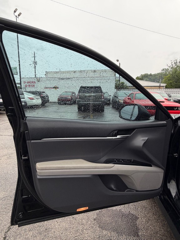 2019 Toyota Camry Image 12