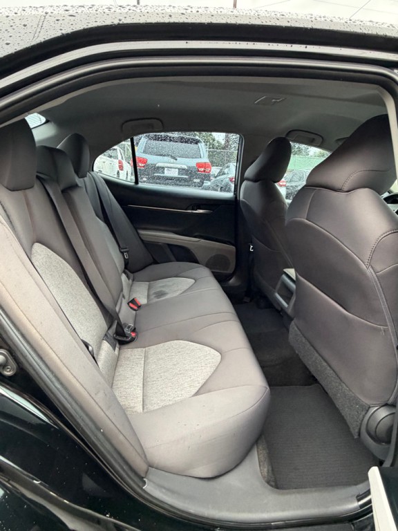2019 Toyota Camry Image 17