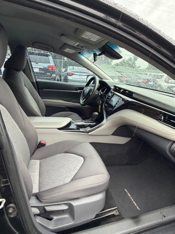 2019 Toyota Camry Image 19