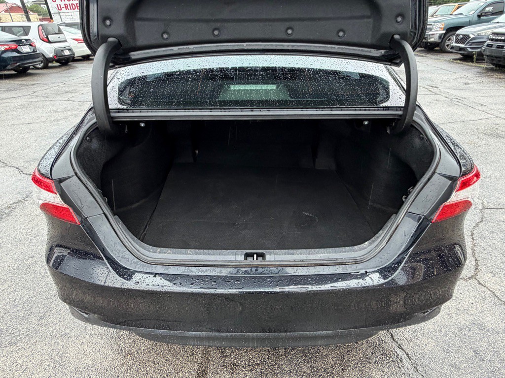 2019 Toyota Camry Image 20