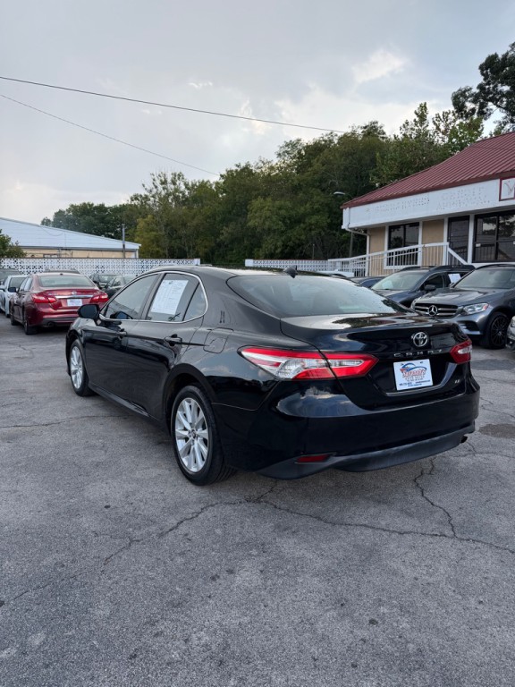 2019 Toyota Camry Image 3