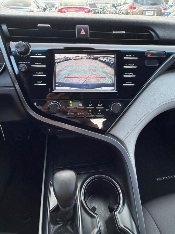 2019 Toyota Camry Image 11