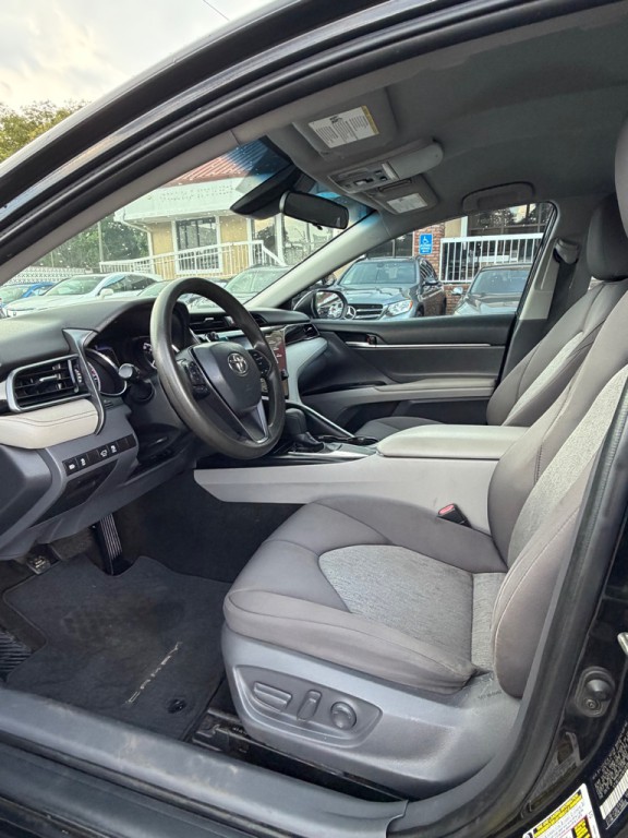 2019 Toyota Camry Image 15
