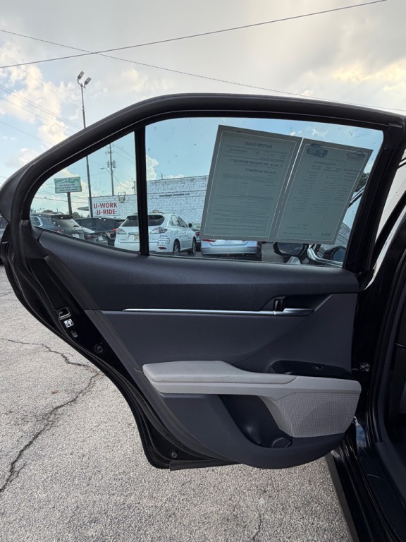 2019 Toyota Camry Image 16
