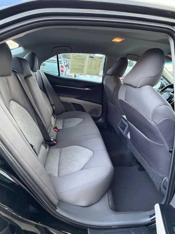 2019 Toyota Camry Image 19