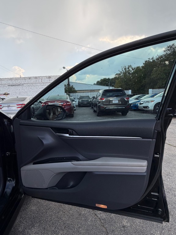 2019 Toyota Camry Image 20