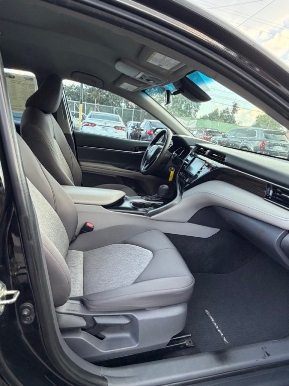 2019 Toyota Camry Image 21