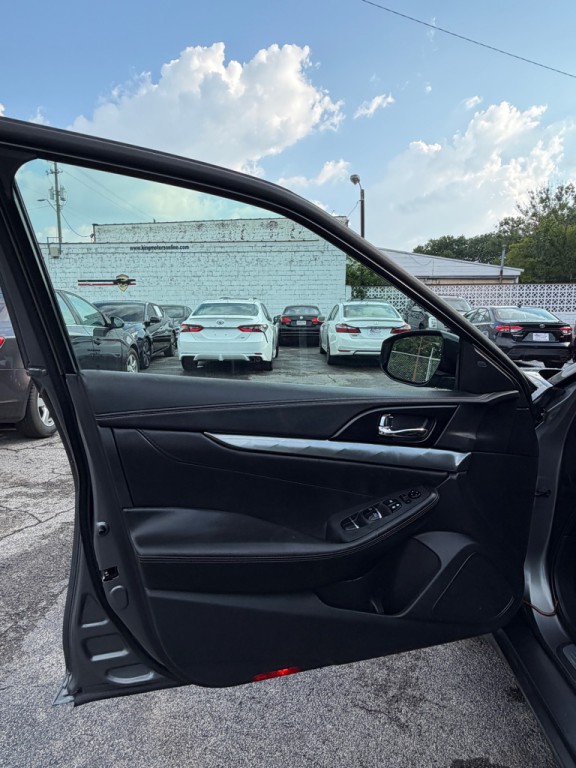 2019 Nissan Maxima Image 12