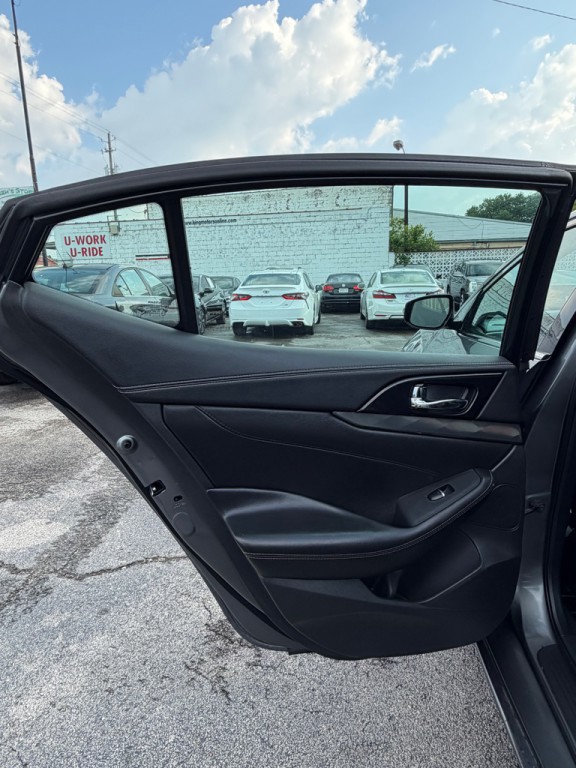 2019 Nissan Maxima Image 14