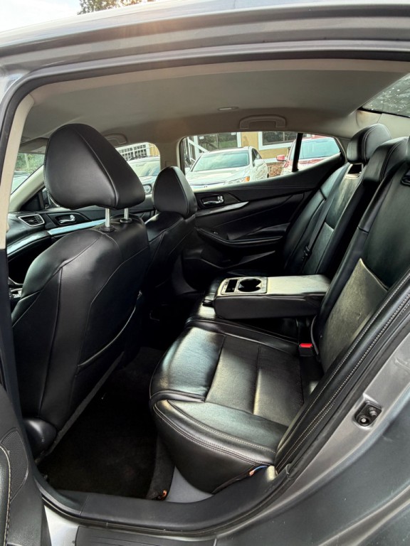 2019 Nissan Maxima Image 15