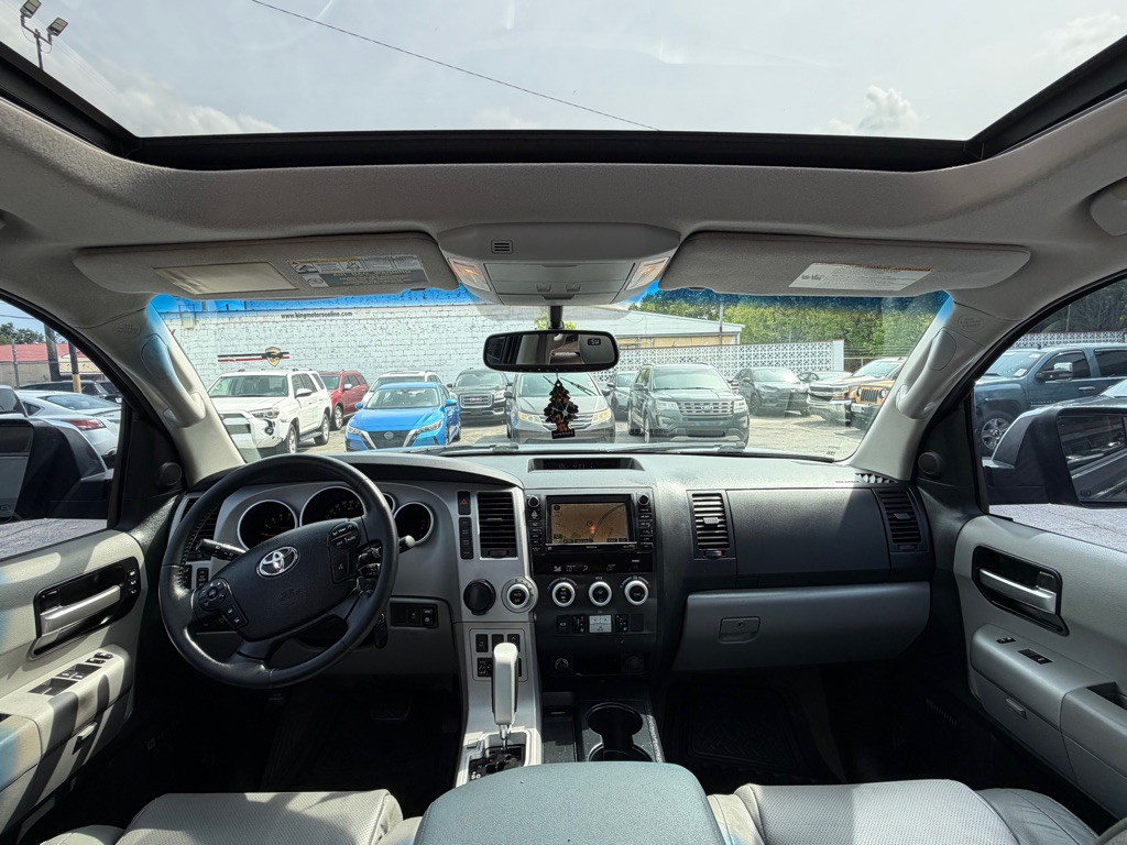 2008 Toyota Sequoia Image 11
