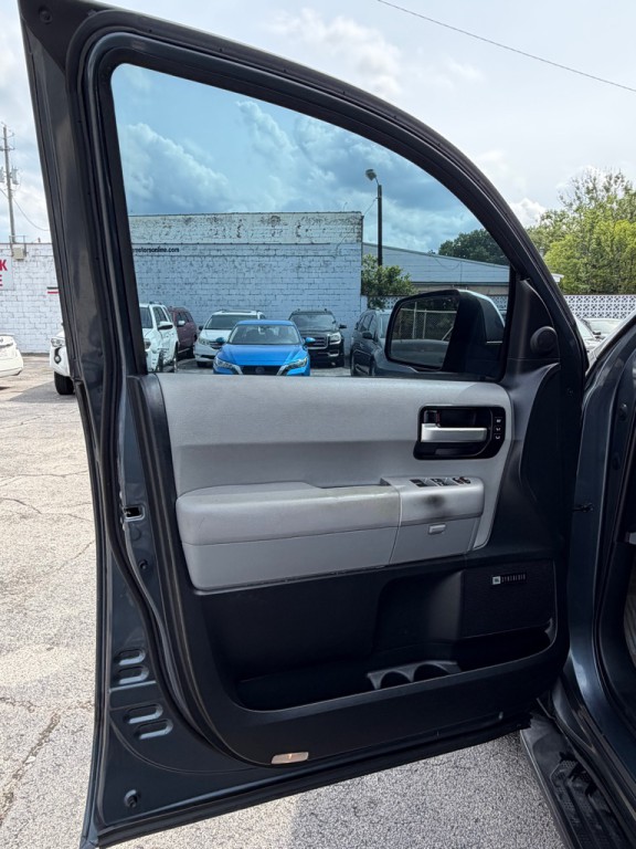 2008 Toyota Sequoia Image 12