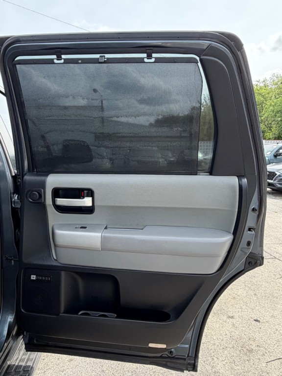 2008 Toyota Sequoia Image 16
