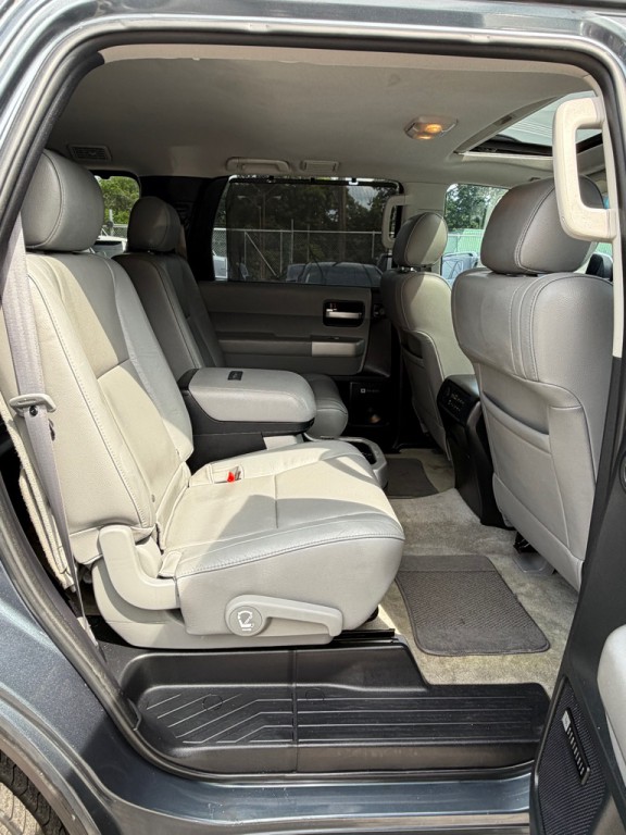 2008 Toyota Sequoia Image 17