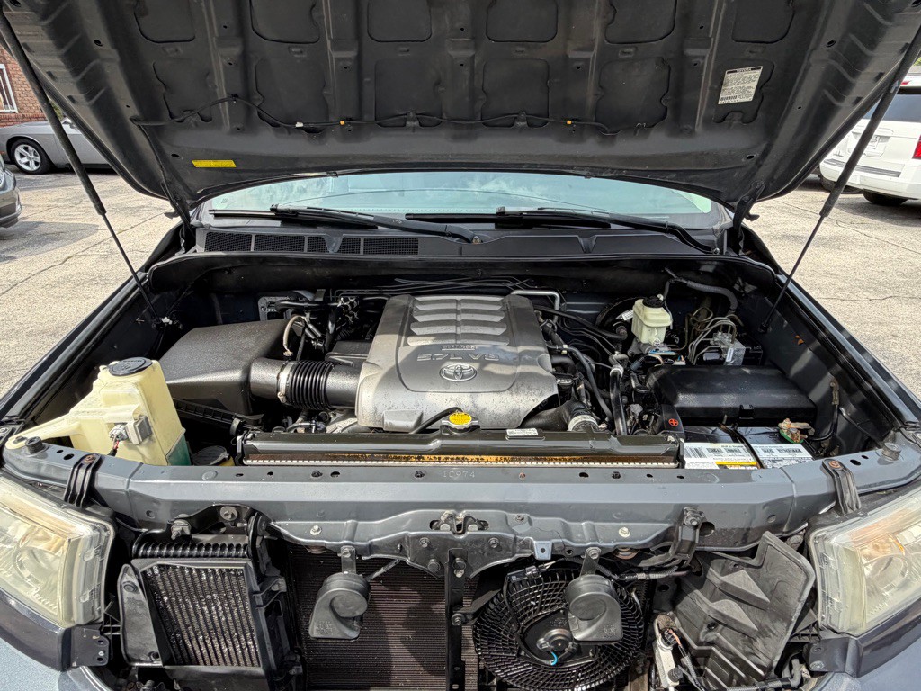 2008 Toyota Sequoia Image 21