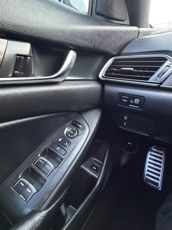 2018 Honda Accord Image 12