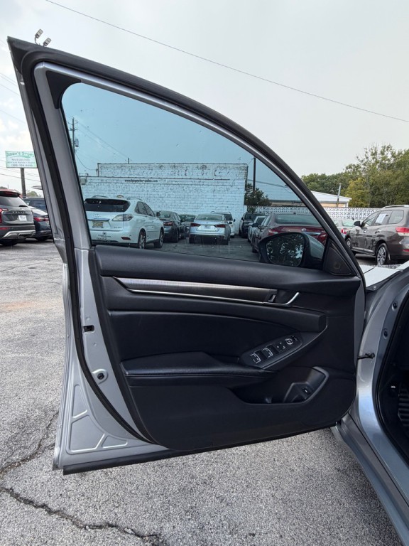 2018 Honda Accord Image 14