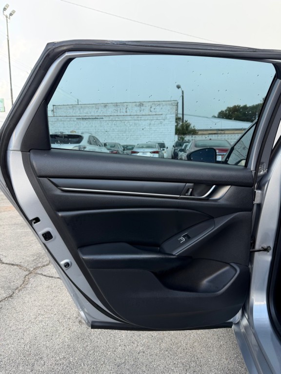 2018 Honda Accord Image 16