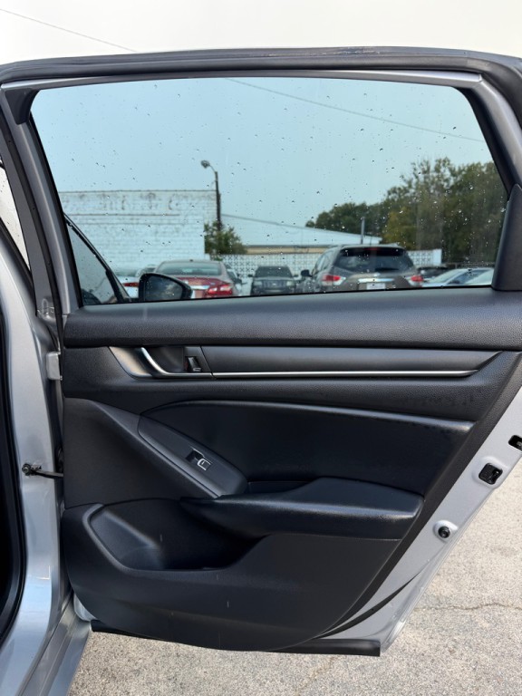 2018 Honda Accord Image 18
