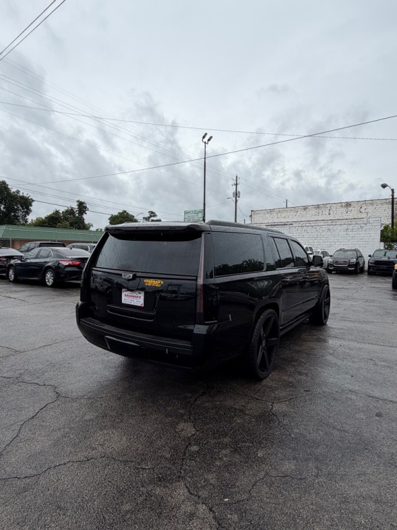 2017 Cadillac Escalade Image 5