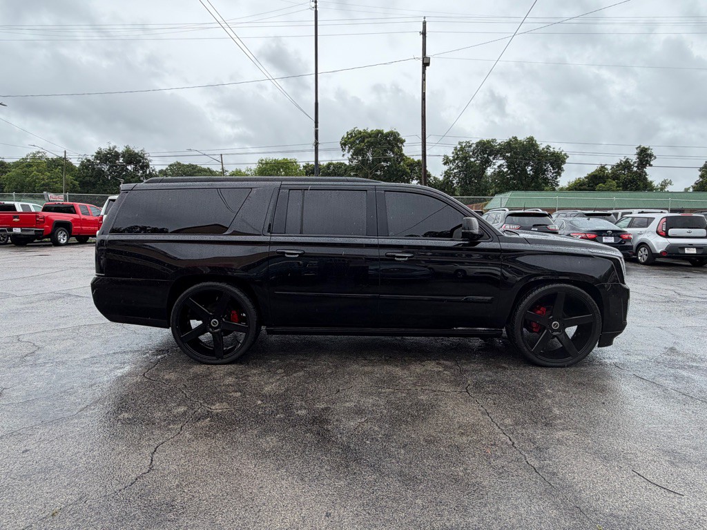 2017 Cadillac Escalade Image 6