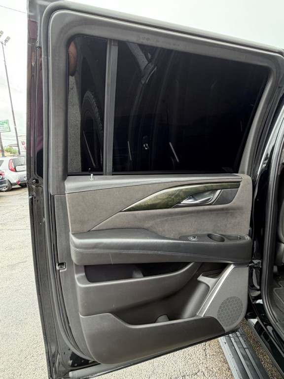 2017 Cadillac Escalade Image 14