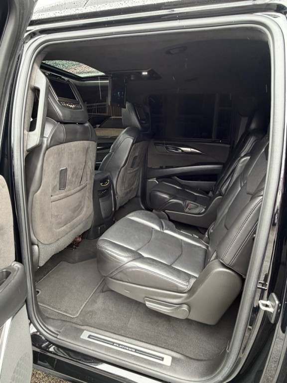 2017 Cadillac Escalade Image 15
