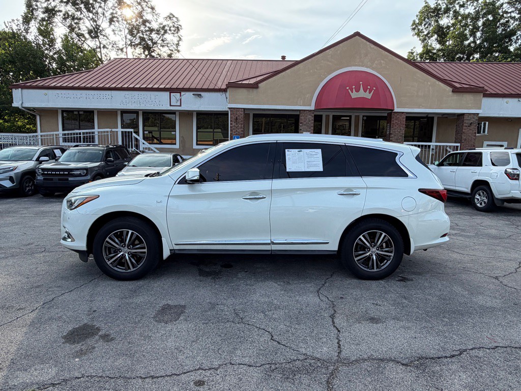 2017 INFINITI QX60 Image 2