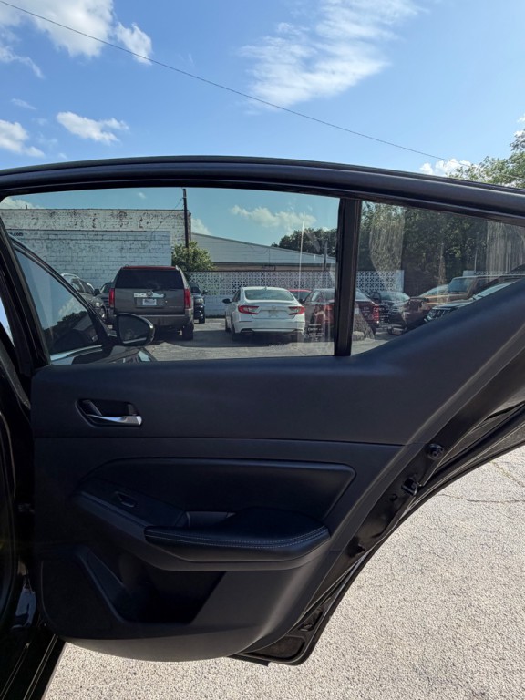 2019 Nissan Altima Image 16