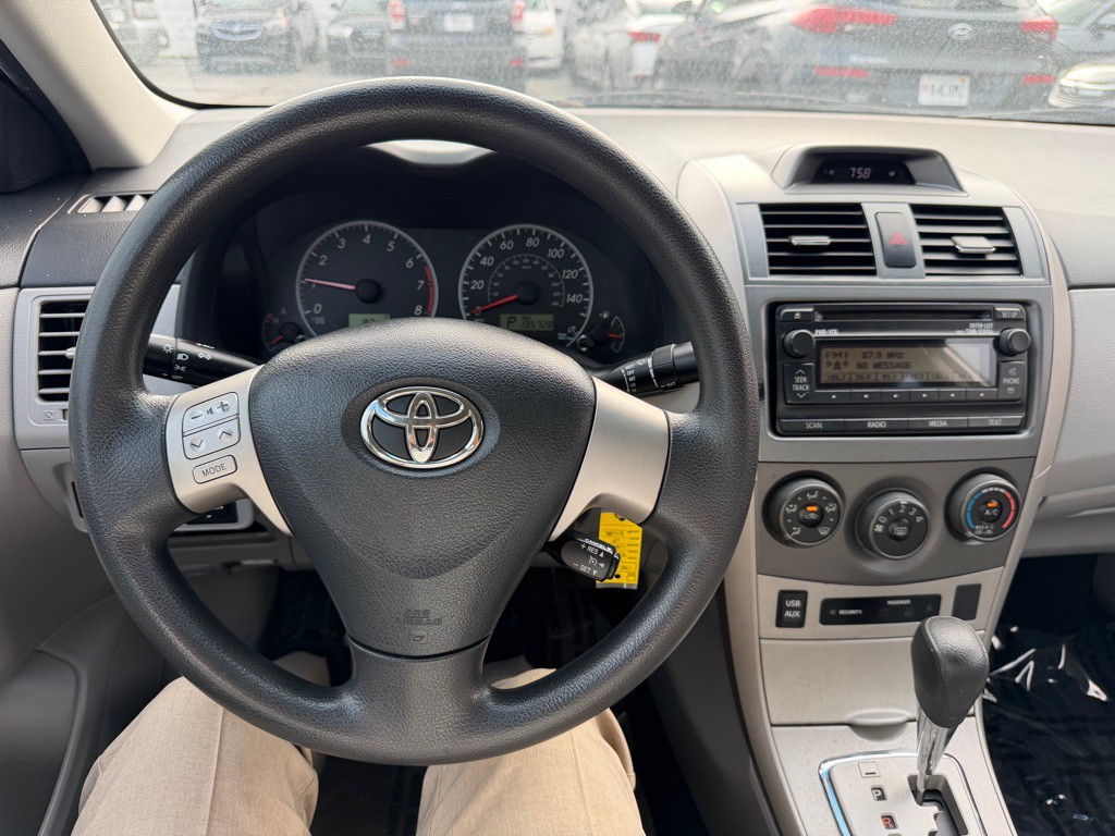 2013 Toyota Corolla Image 10
