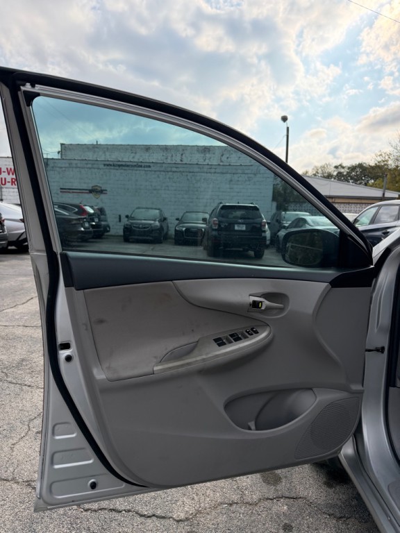 2013 Toyota Corolla Image 12