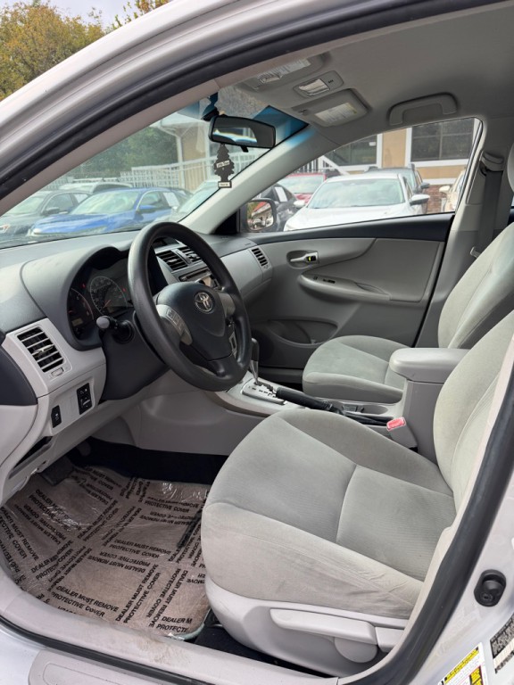 2013 Toyota Corolla Image 13