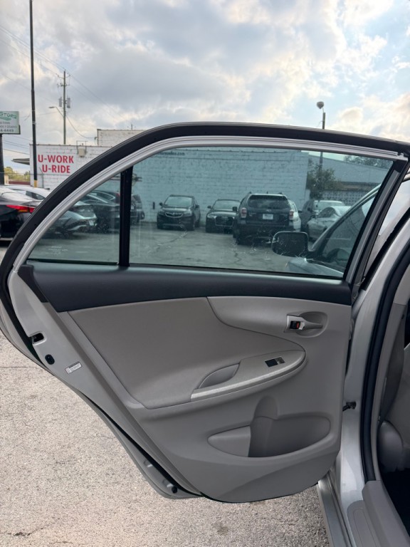 2013 Toyota Corolla Image 14