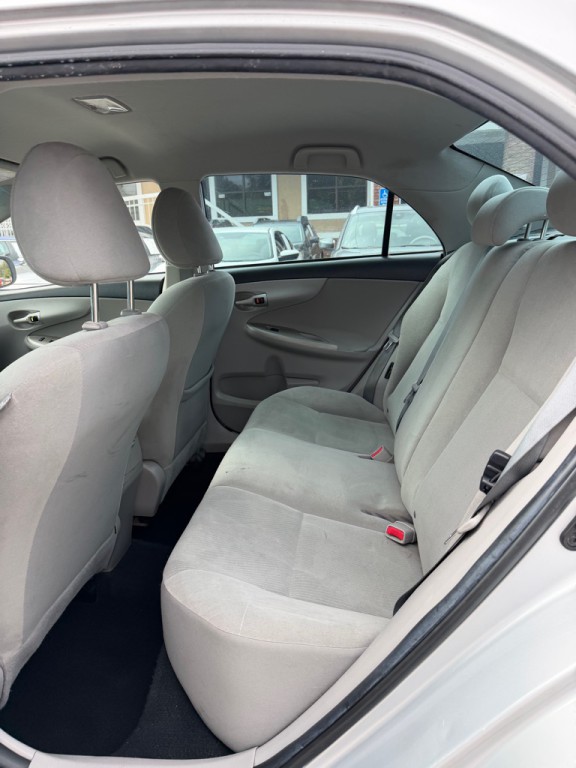 2013 Toyota Corolla Image 15