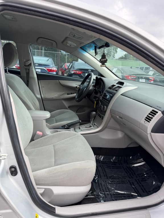 2013 Toyota Corolla Image 19