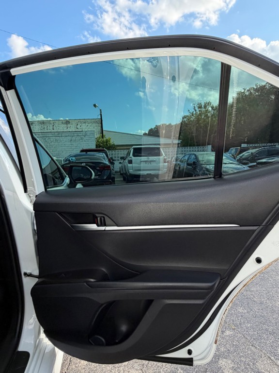 2021 Toyota Camry Image 16