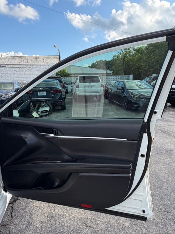 2021 Toyota Camry Image 18
