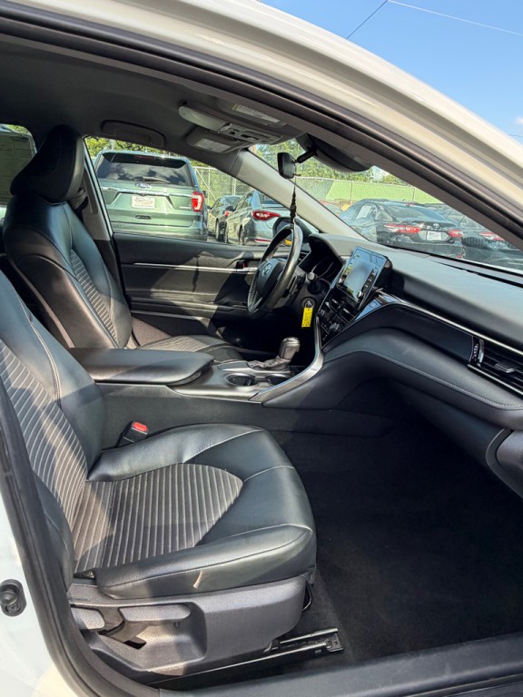2021 Toyota Camry Image 19