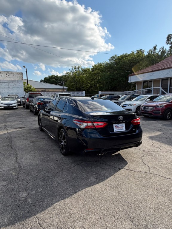 2019 Toyota Camry Image 3
