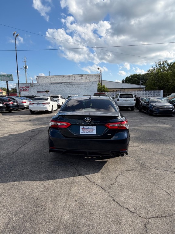 2019 Toyota Camry Image 4