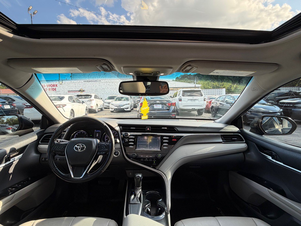 2019 Toyota Camry Image 11