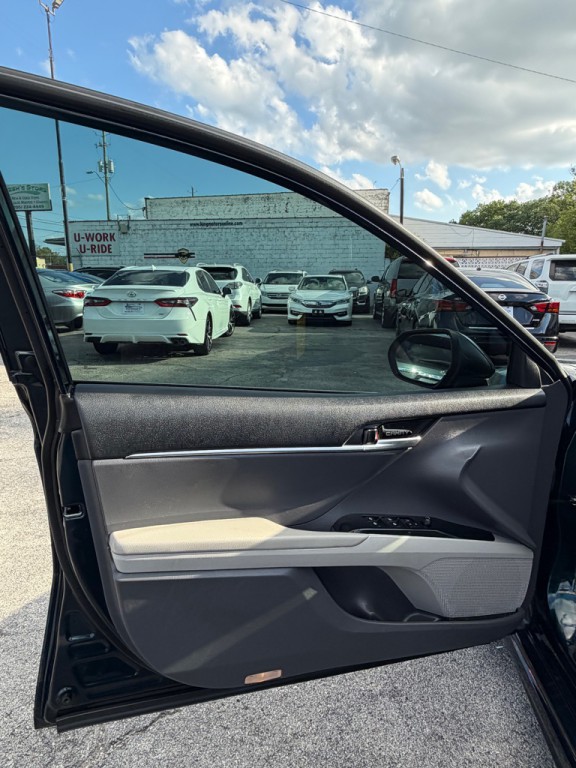 2019 Toyota Camry Image 12