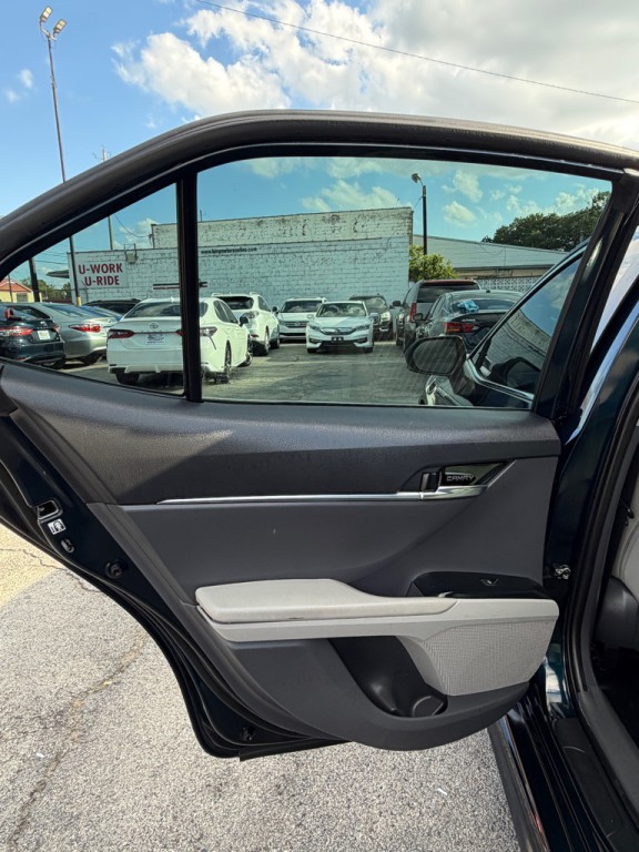 2019 Toyota Camry Image 14