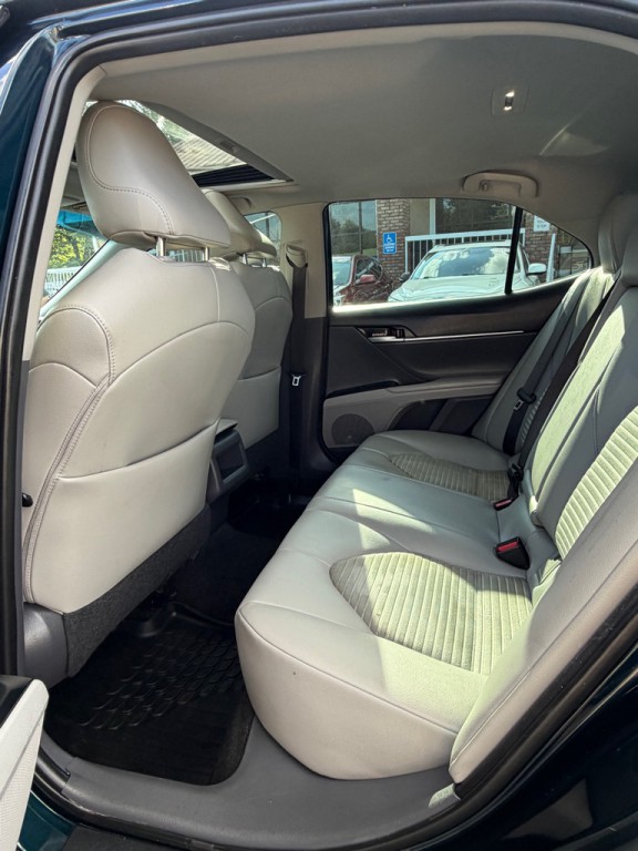 2019 Toyota Camry Image 15