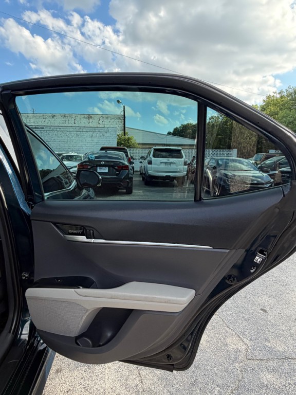 2019 Toyota Camry Image 16