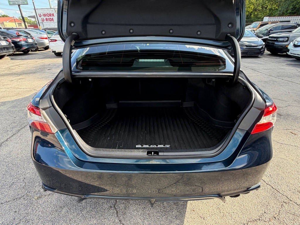 2019 Toyota Camry Image 20